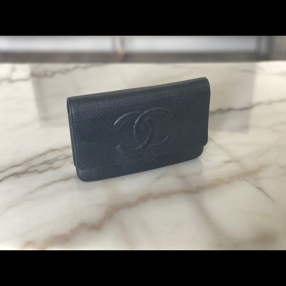 Chanel wallet on chain